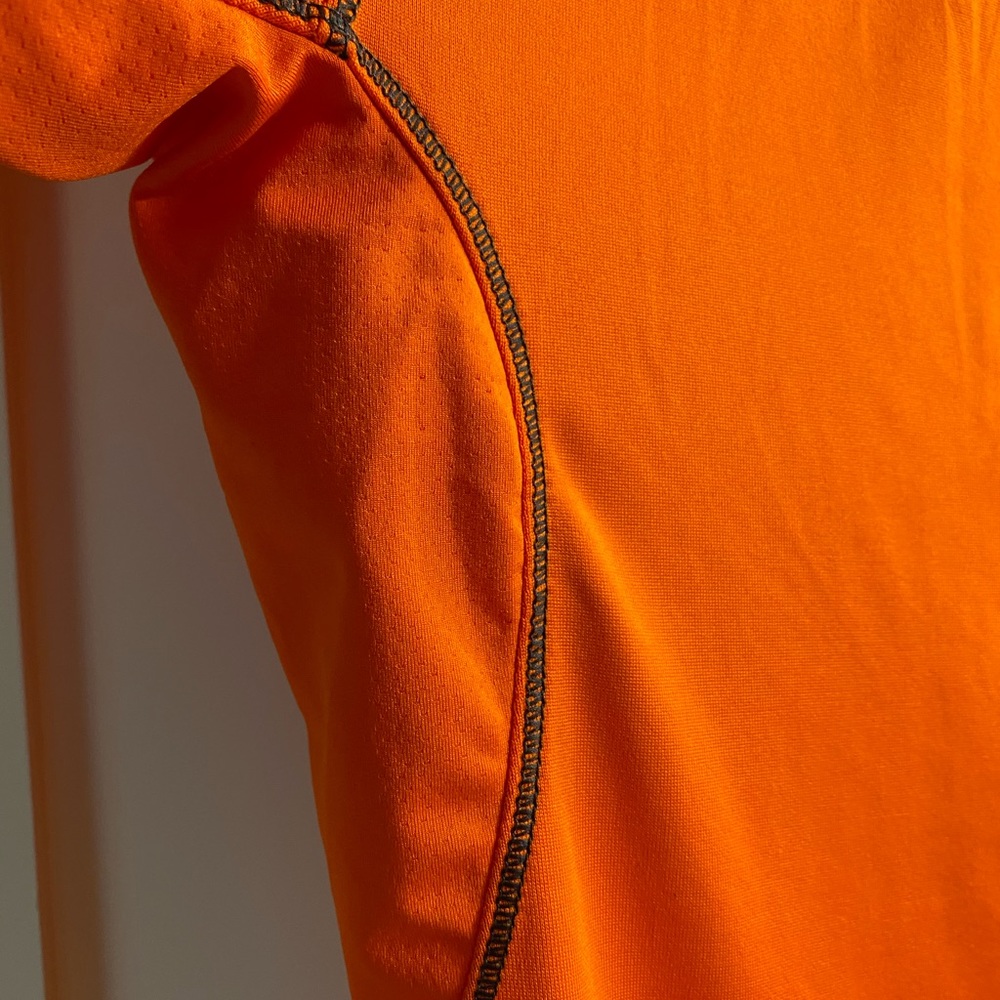 Exercise shirt - Picture 3 of 5